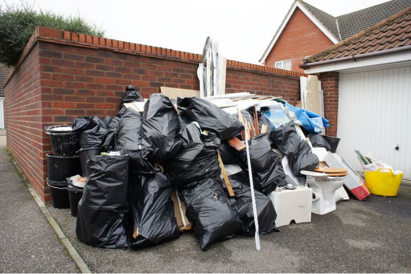 Furniture Removal Experts in Banbury: Trusted Clearance Service
